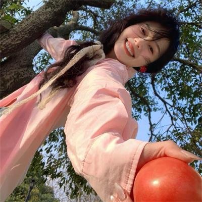 无法触碰的她